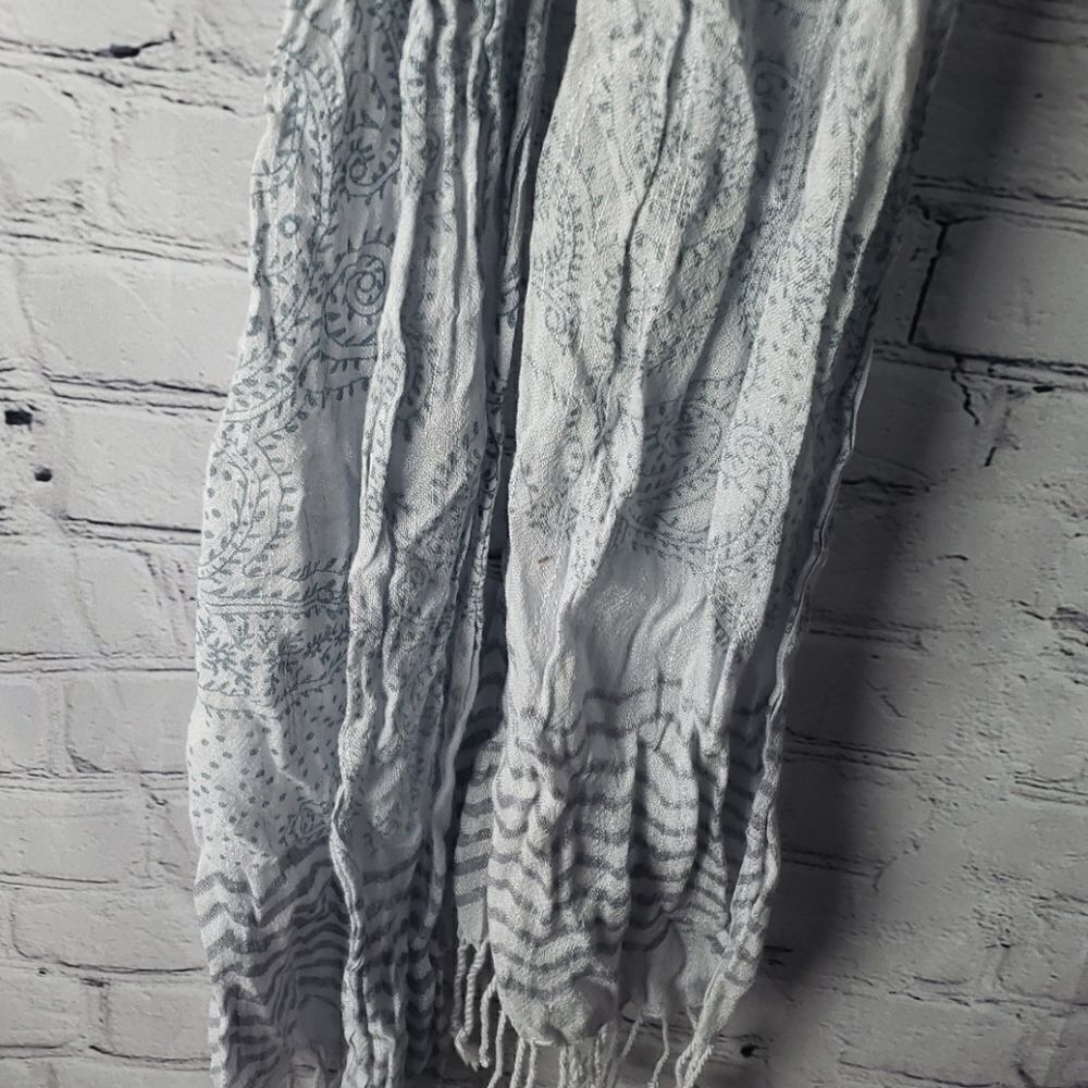 ‎Gray Scarf - Picture 2 of 4